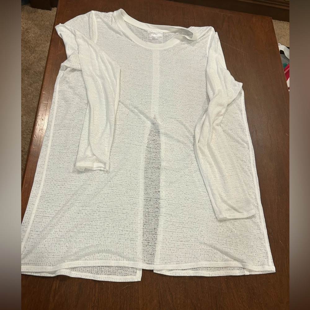 White long sleeve lululemon shirt